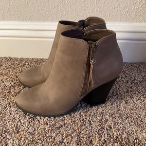 Taupe Booties: SIZE 7